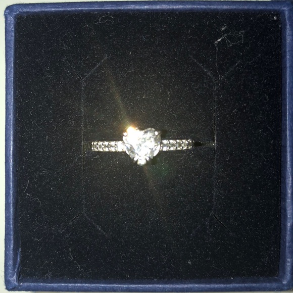 Swarovski Heart-Shaped Ring - Picture 1 of 4